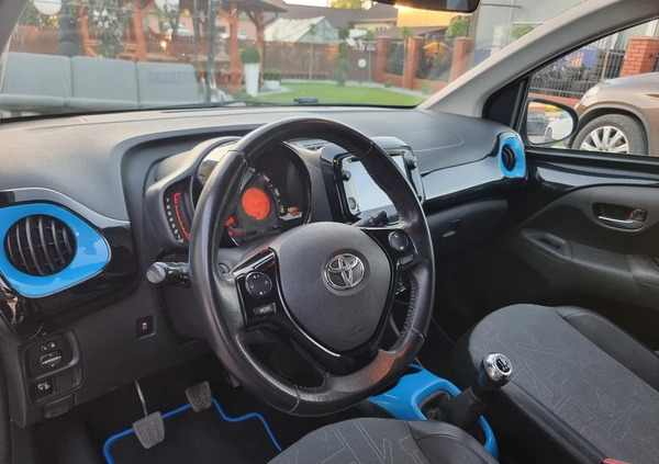 Toyota Aygo cena 38900 przebieg: 153312, rok produkcji 2018 z Przasnysz małe 352